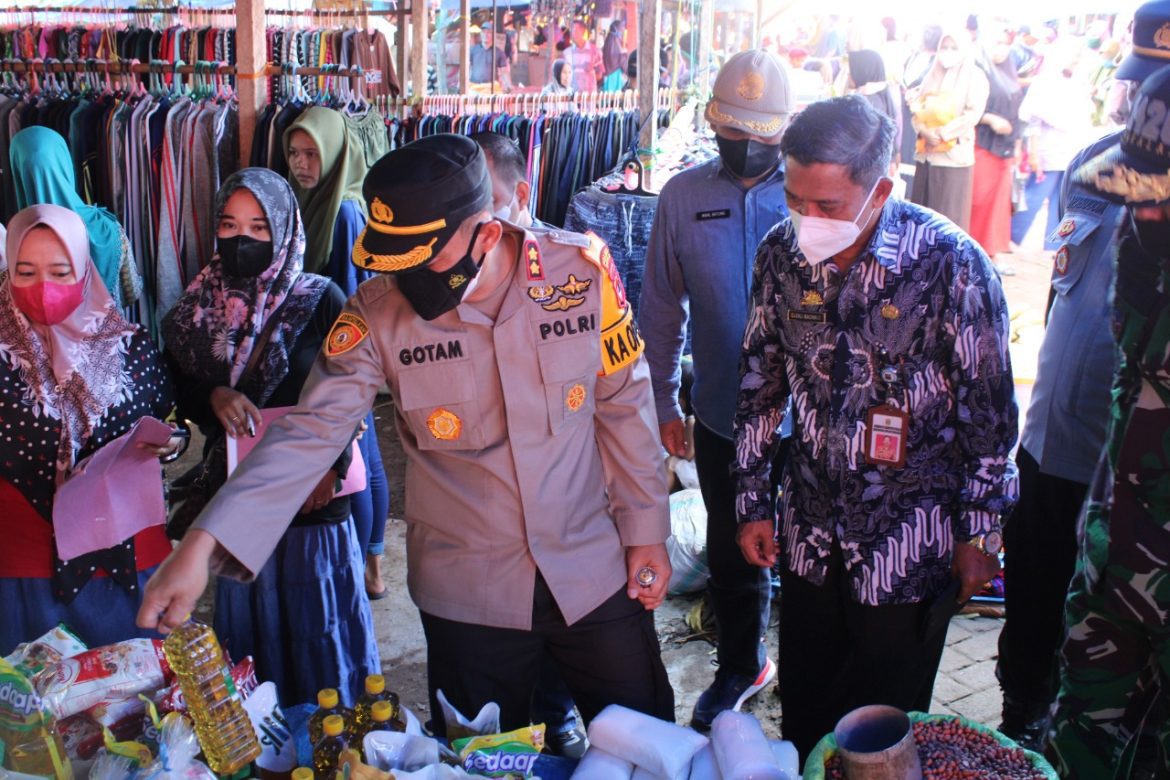 Menjelang Ramadhan 1443 H, TPID Takalar kembali gelar operasi pasar