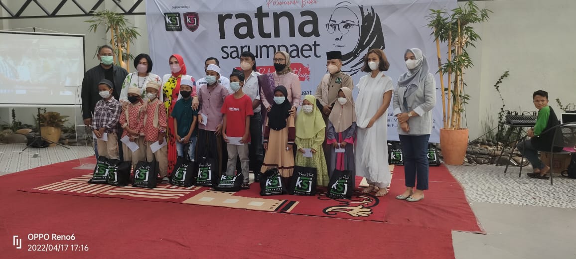 Ratna Sarumpaet Donasi Sebagai Keuntungan Penjualan Buku ‘ Akun Bukan Politikus ke KSJ