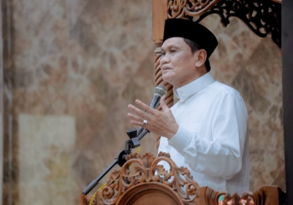 Malam Ke – 23 Ramadhan, Bupati Barru Suardi Saleh Sholat Tarwih di Masjid Nurul Ittihad Siddo