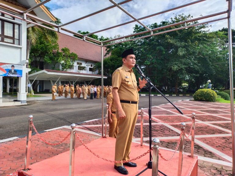 Bupati Barru Jadi Inspektur Upacara Hari Senin
