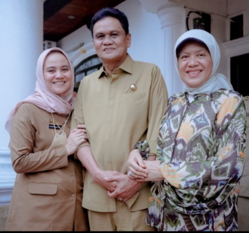 Ketua TP.PKK Kab.Barru Hasnah Syam Dianugrahi Penghargaan MKK 2022 Dari BKKBN RI Di Medan