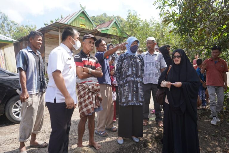 Ketua TP.PKK Barru Kunjungi Korban Kebakaran Di Sepe’e