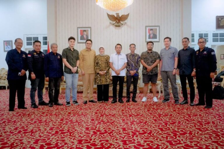 Bupati Barru Didampingi Ketua TP PKK  Lounching Inovasi Gerakan Makan Telur Untuk Jaga Stunting