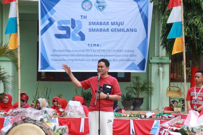 Bupati Barru Hadiri HUT SMABAR Ke-58