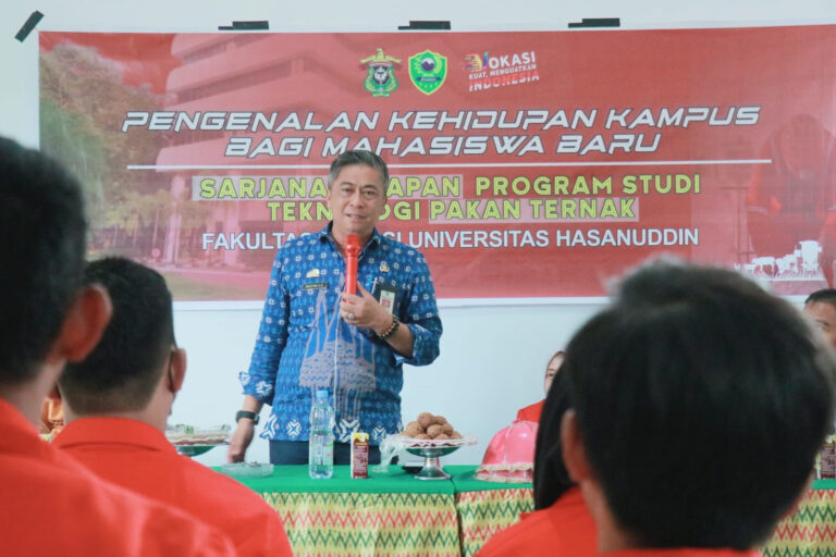 Sekda Barru Abustan Jadi Pemateri Di Kuliah Perdana UNHAS
