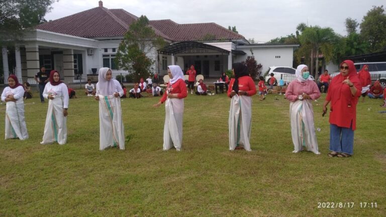 Meriakan HUT RI Ke-77, Wabup Barru Aska Mappe Gelar Berbagai Lomba