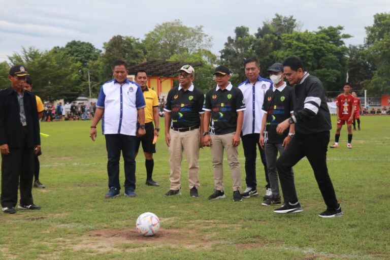 Bupti Barru Buka Turnamen Bupati Cup Dirangkaikan Pelantikan ASKAB PSSI Barru