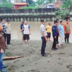 Bupati Barru Sambangi Warga Terdampak Banjir 838d5a2f5dd959aca97a33a0a463be1bd852c7a7113010f69452ef5ac916213f.0