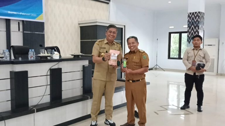 Program Unggulan Madu Trigona Dan Gula Semut Desa Pujananting Sekda Barru Mendukungnya
