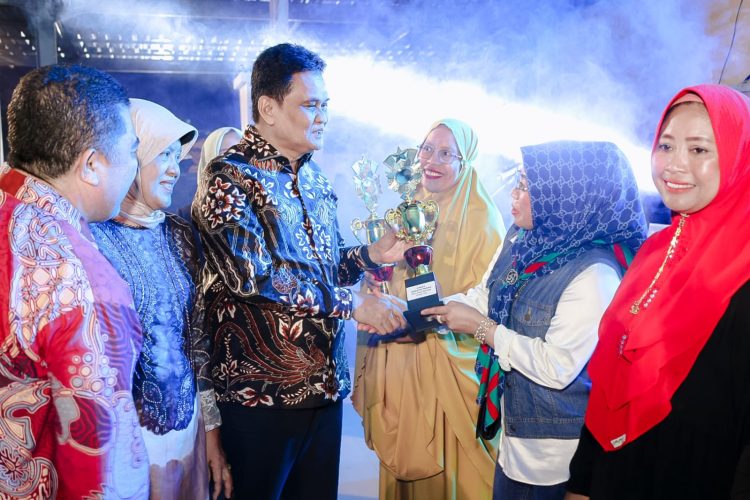 Bupati Barru dan Ketua Tim Penggerak PKK Hadiri Acara Ramah Ramah Reuni Ika SMPN Ralla