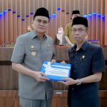 Bupati Barru Hadiri Rapat Paripurna DPRD Penyerahan LKPJ IMG-20230403-WA0219