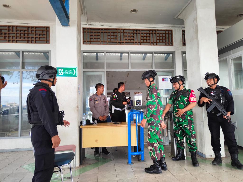 Perkuat Sinergutas, Batalyon C Pelopor Dan Kodim 1407 Bone Gelar Patroli Gabungan