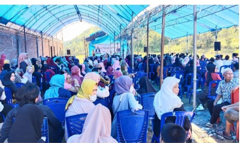 Ketua TP PKK Kabupaten Barru Bersama BPOM Sosialisasikan KIE