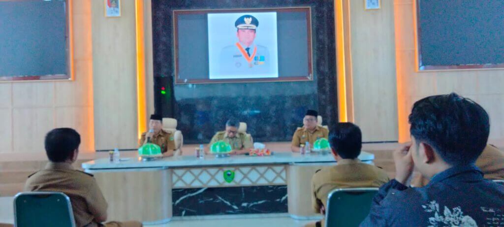 Sekda Abustan Buka Rapat Koordinasi Hasil MONEV Update Data Imam, Pegawai Syarah dan Guru Ngaji