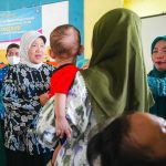 Ketua TP.PKK Kab.Barru Hasnah Syam Serahkan Bantuan Telur ke Warga se Kec.Barru IMG-20230615-WA0067