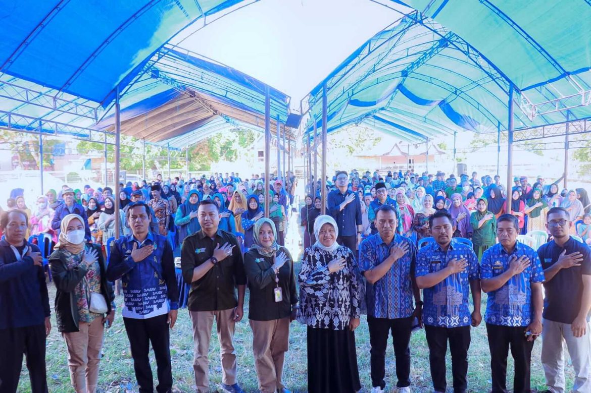 Ketua TP.PKK Barru Hasnah Syam Bersama Kemenkes RI Gelar Sosialisasi Germas dan Dirangkai P2 Zoonosis di Dusun Matajang