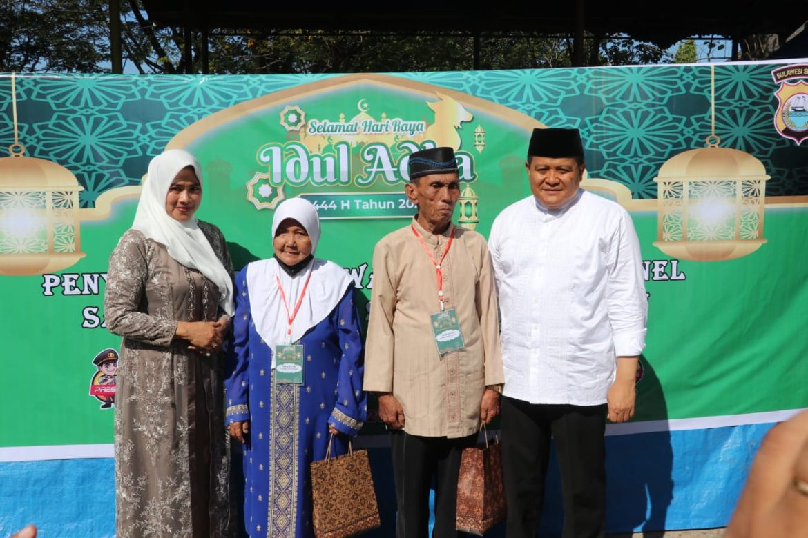 Polda Sulsel Sumbang 755 Sapi dan 24 Kambing Qurban