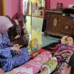 Rasa Empati, Ketua TP.PKK Kabupaten Barru Hasnah Syam Kunjungi Korban Kecelakaan di Tampung Cinae image_700x395_64e7ecff65031