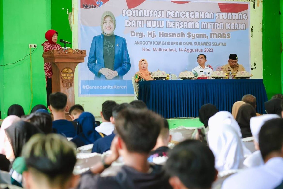 Ketua TP.PKK Barru Hasnah Syam Beri Pemahaman Pencegahan Stunting Pada Pelajar SMA dan SMK