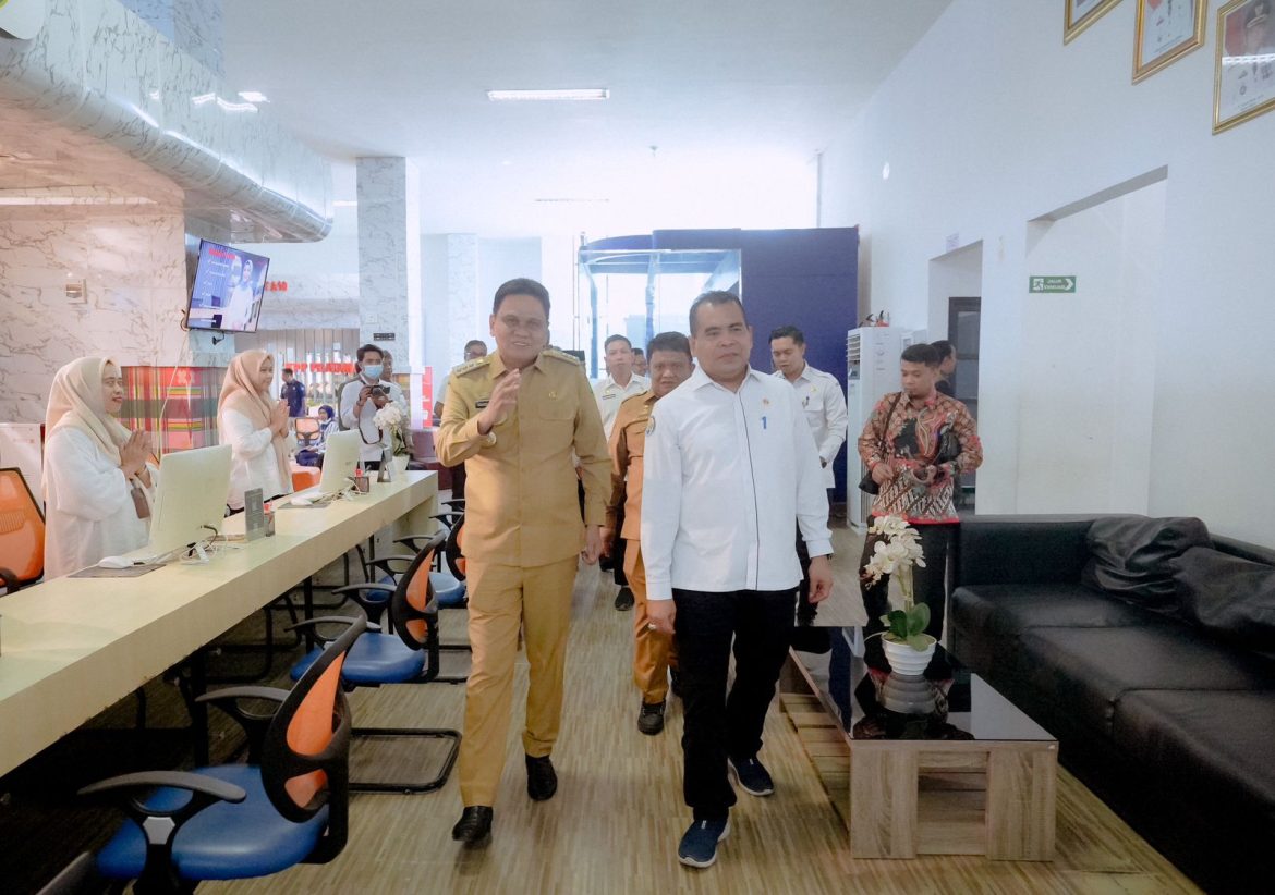 Wakil Menteri Desa Mengunjungi Mall Pelayanan Publik