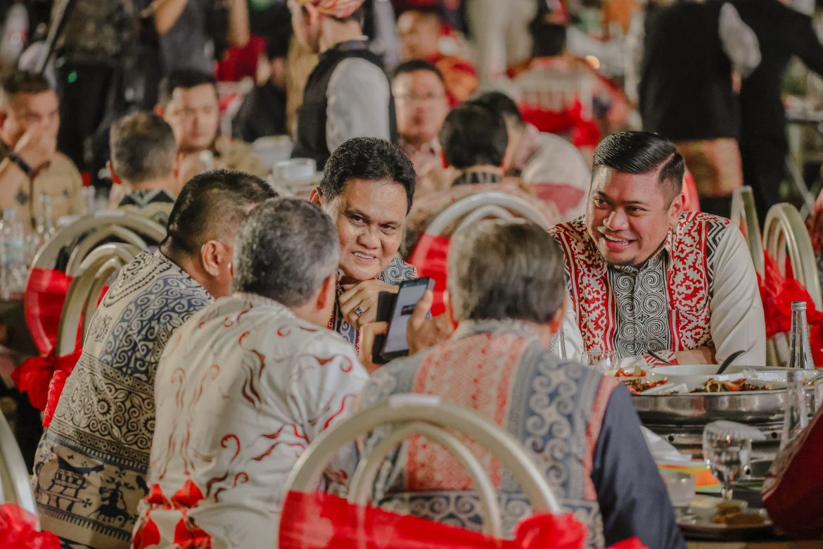 Bupati Barru Menghadiri Pembukaan Pentas Seni Budaya Dalam Rangka Memperingati HUT Sulsel ke 354