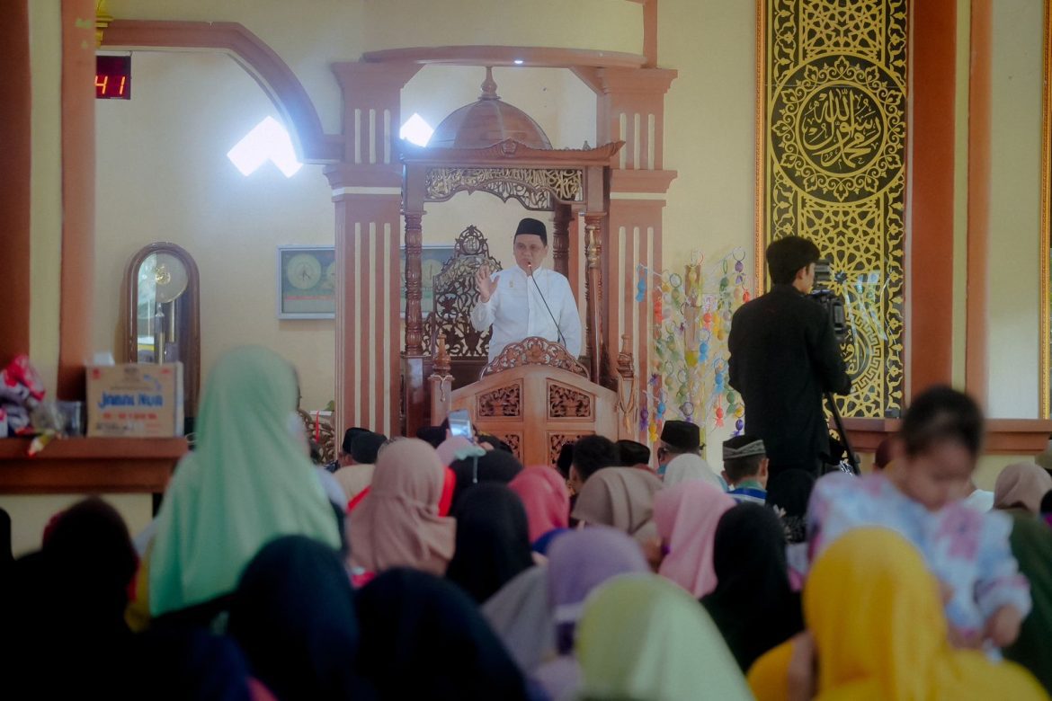 Bupati Barru Menghadiri Peringatan Maulid Nabi Muhammad SAW 1445 di Masjid Hj.Sairah Al-Ittihad