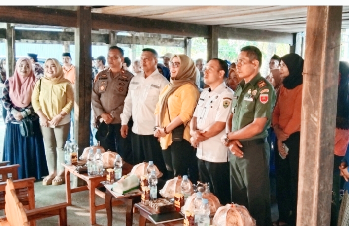 Andi Ina Melakukan kunjungan kerja di Barru Sehari Dua Kecamatan