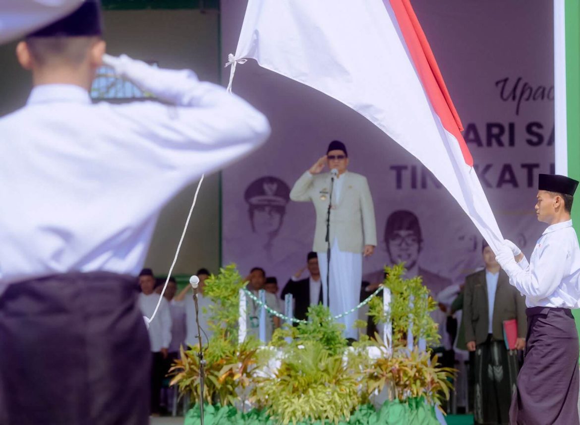 Bupati Barru Memimpin Upacara Peringatan Hari Santri Nasional