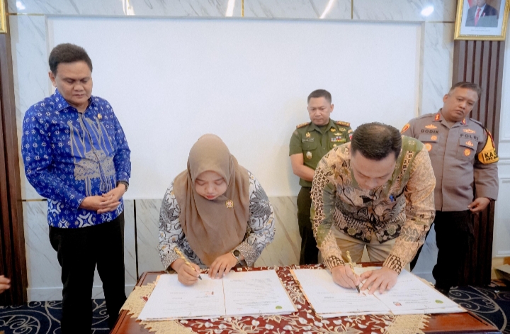 Bupati Barru Tandatangani NPHD