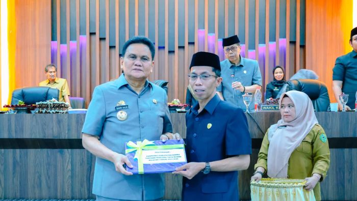 Bupati Barru Hadiri Ranperda APBD 2024
