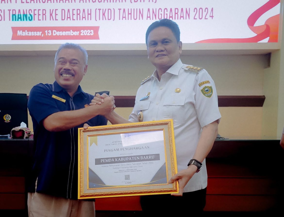 Bupati Barru Terima Penghargaan Atas Kinerja Penyaluran Dana Desa Tercepat Tahun 2023
