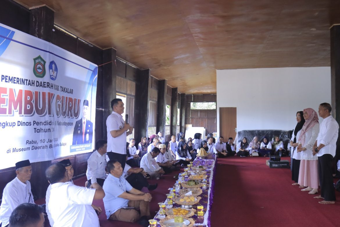 Pj. Bupati Takalar Di Wakili Sekda Kab. Takalar Hadir Dan Membuka Acara Rembuk Guru