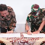 Bupati Barru Bersama Danrem 141/Toddopuli Penandatangan NPHD IMG-20240210-WA0210