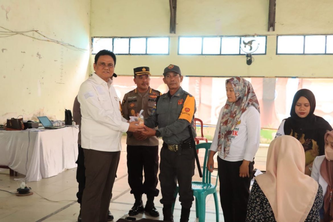 Bupati Barru Memantau Secara langsung Pemberian Bantuan Kesehatan