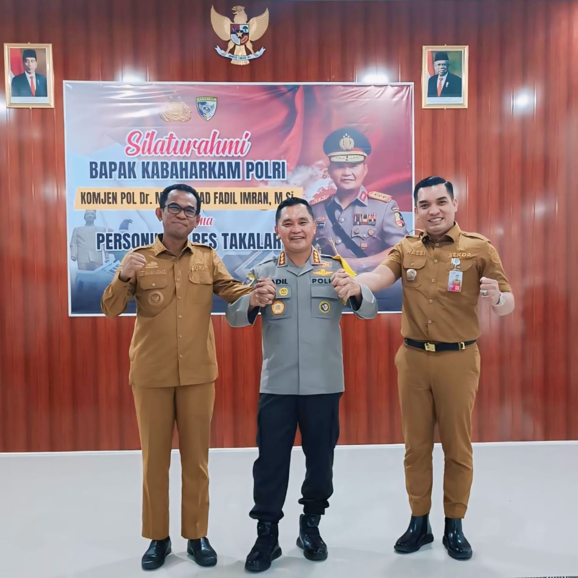 Pj Bupati Takalar Di Dampingi Sekretaris Daerah Kab Takalar Menerima Kunjungan Kerja Kabaharkam Polri