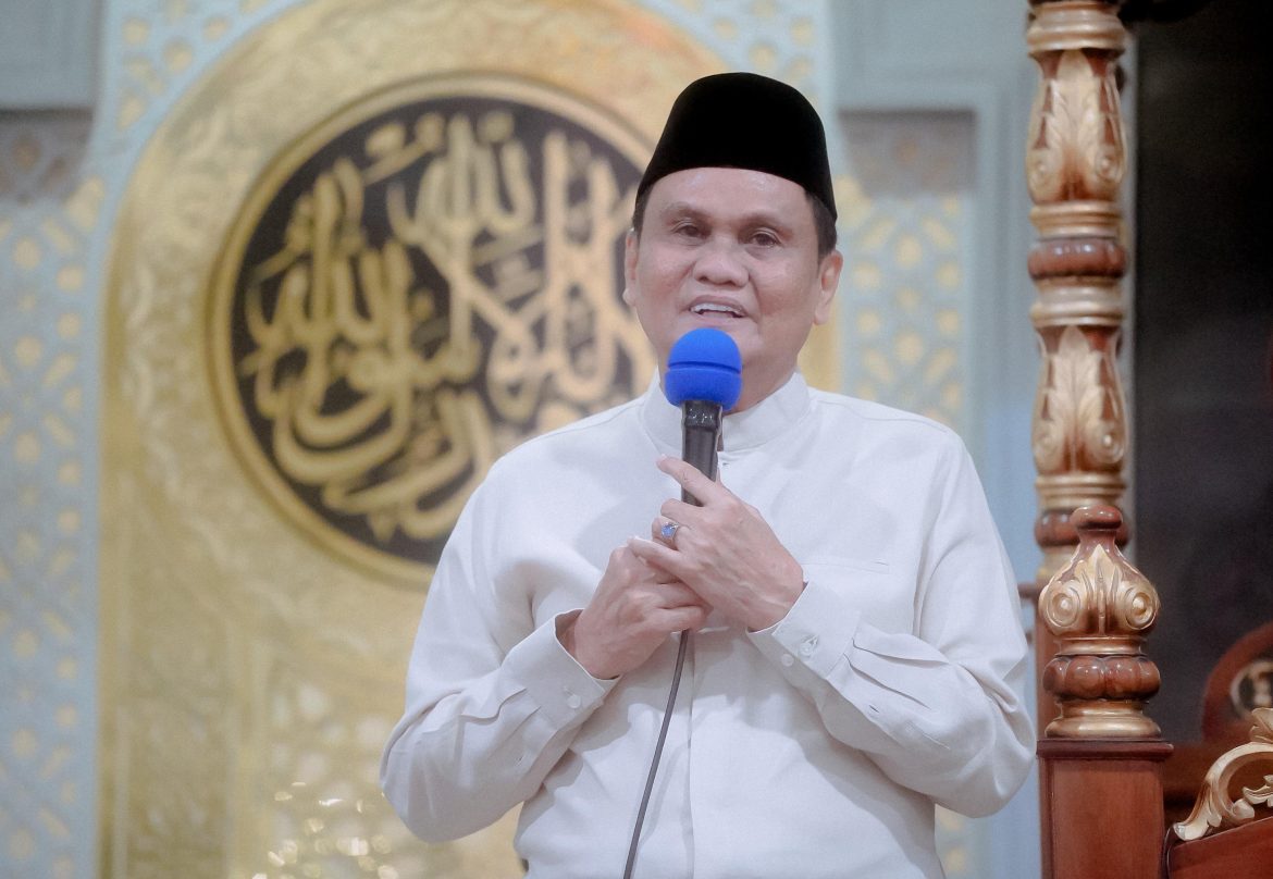 Bupati Barru Tarwih Mesjid Jami An Nur Lampoko