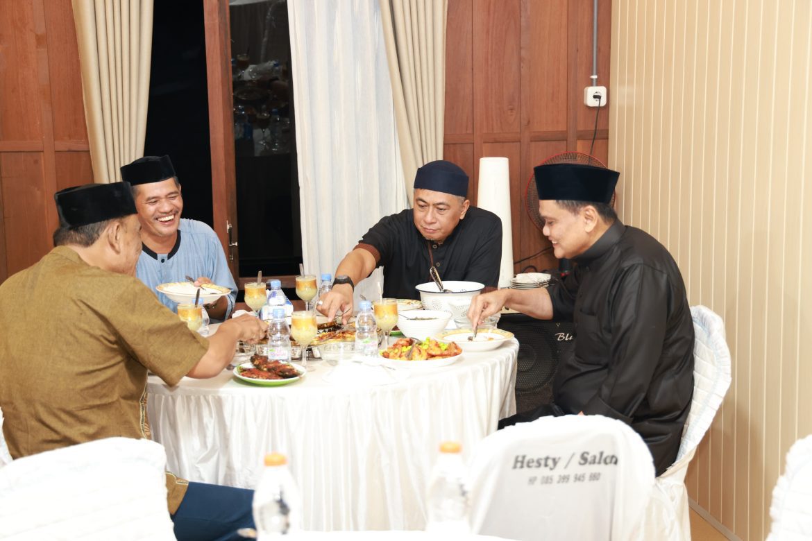 Bupati Barru Hadiri Undangan Buka Puasa Bersama di Desa Cilellang