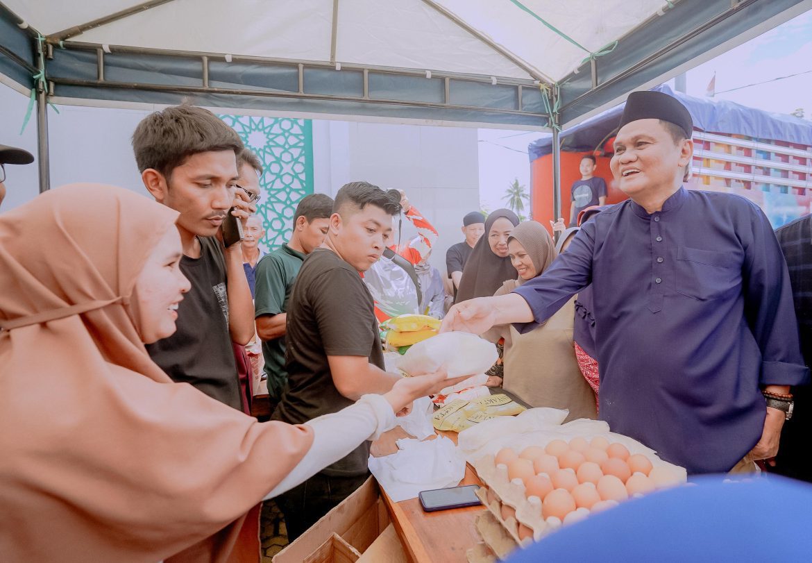 Bupati Barru Buka Gerakan Pangan Murah