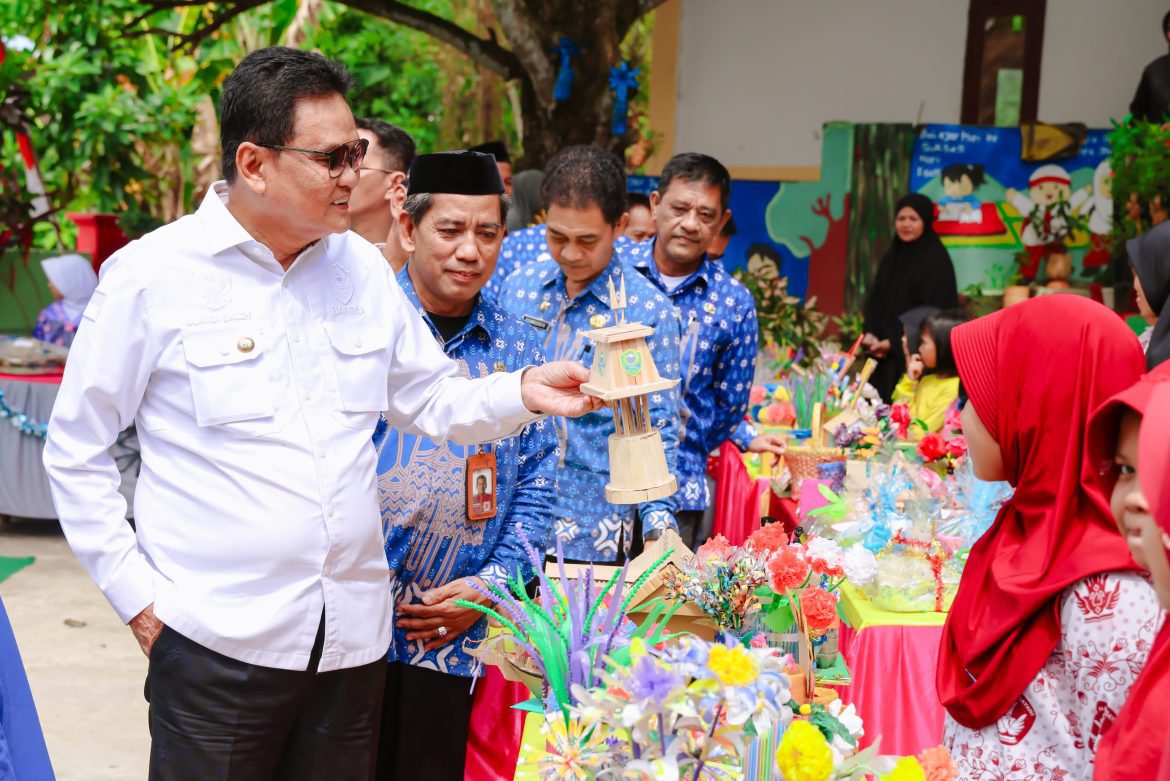Bupati Barru Hadiri Penamatan Siswa-Siswi Kelas VI UPTD SDN Negeri 13 Barru