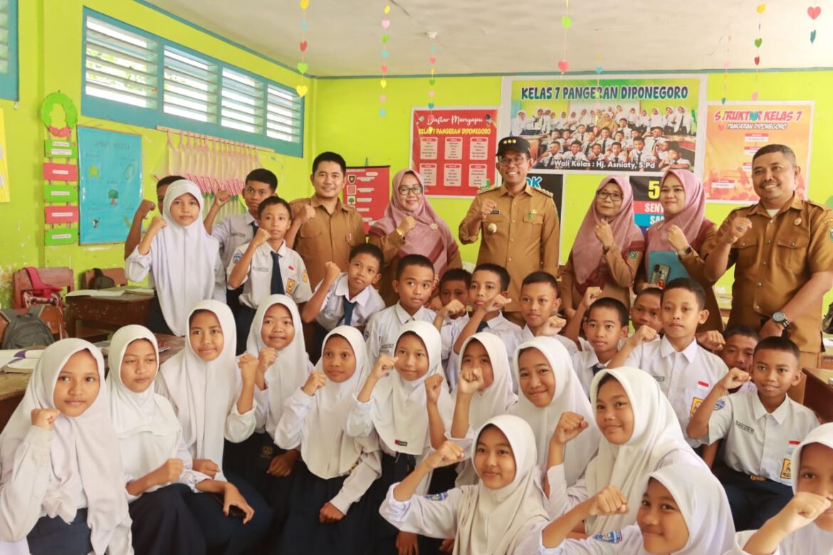 Pantau UPT SMP Negeri 1 Polongbangkeng Utara, Pj. Bupati Takalar : Fokus Pada Keaktifan Pembelajaran Dan Pencegahan Kekerasan