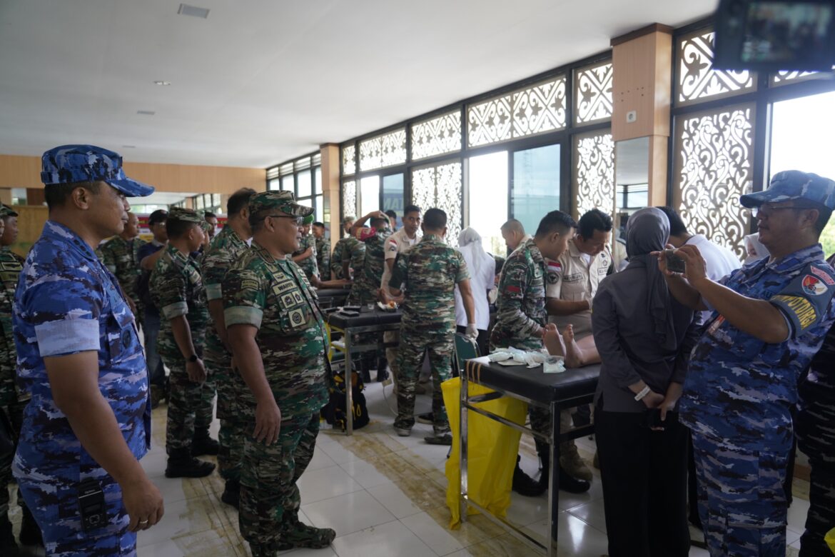 Peringati HUT Ke-79 TNI, TNI Sultra Gelar Bhakti Kesehatan di Makorem 143/HO*