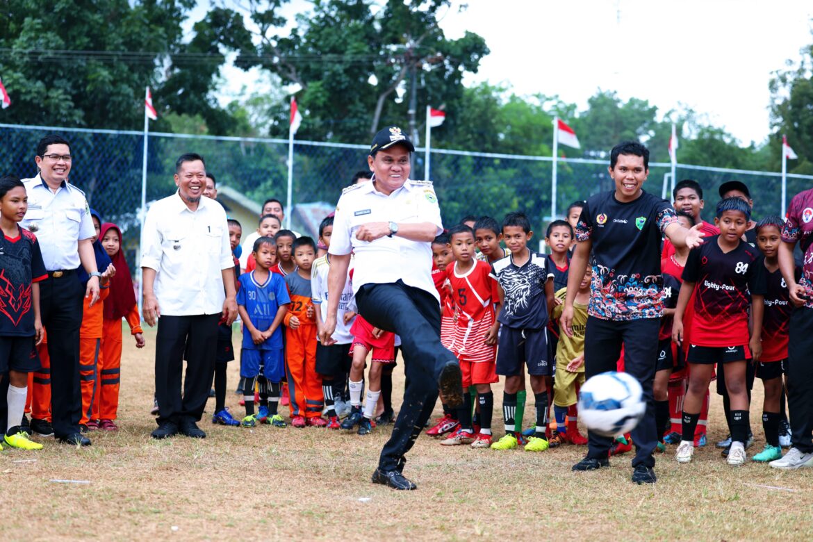 Bupati Barru Resmikan School Mini Soccer Wilayah 1 Kecamatan Tanete Riaja