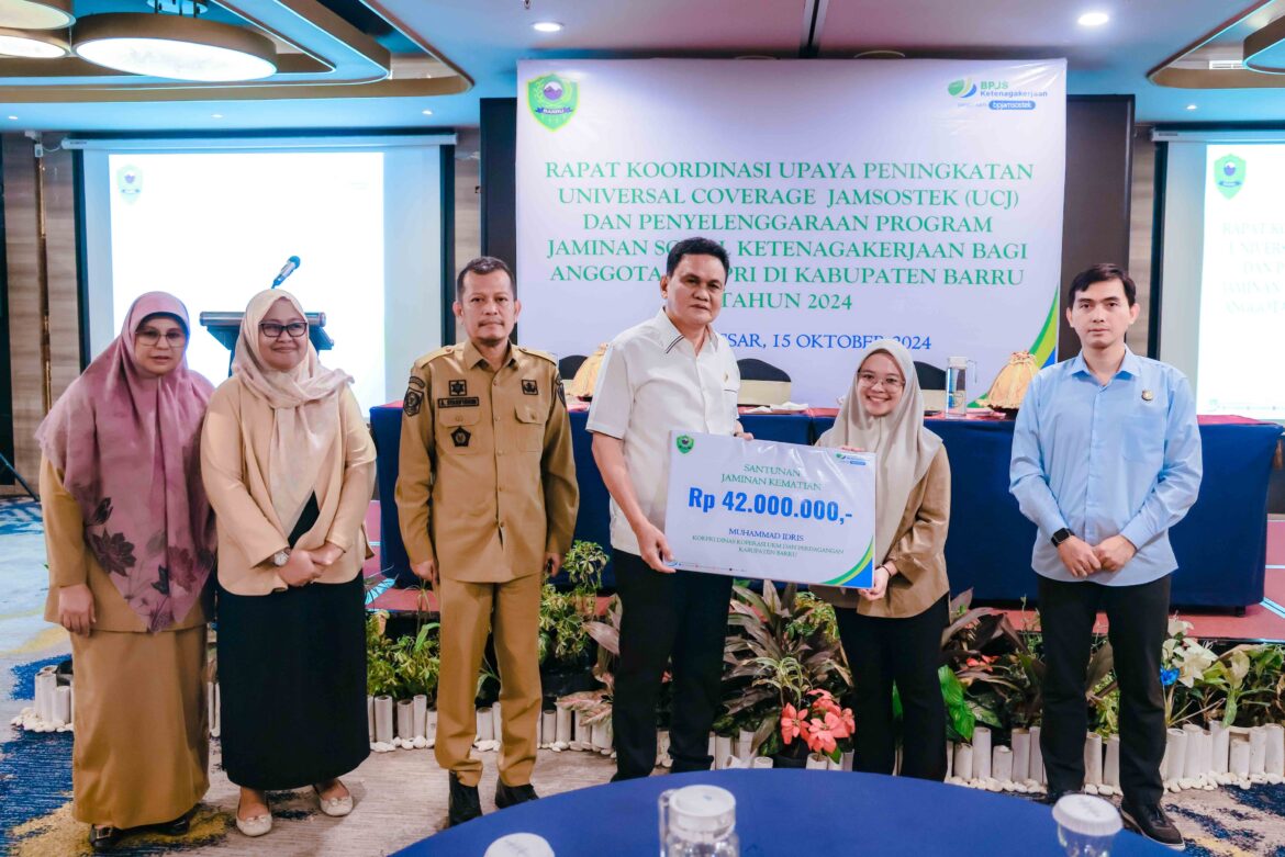 Bupati Barru Membuka Rapat Koordinasi Upaya Peningkatan Universal Coverage Jamsostek