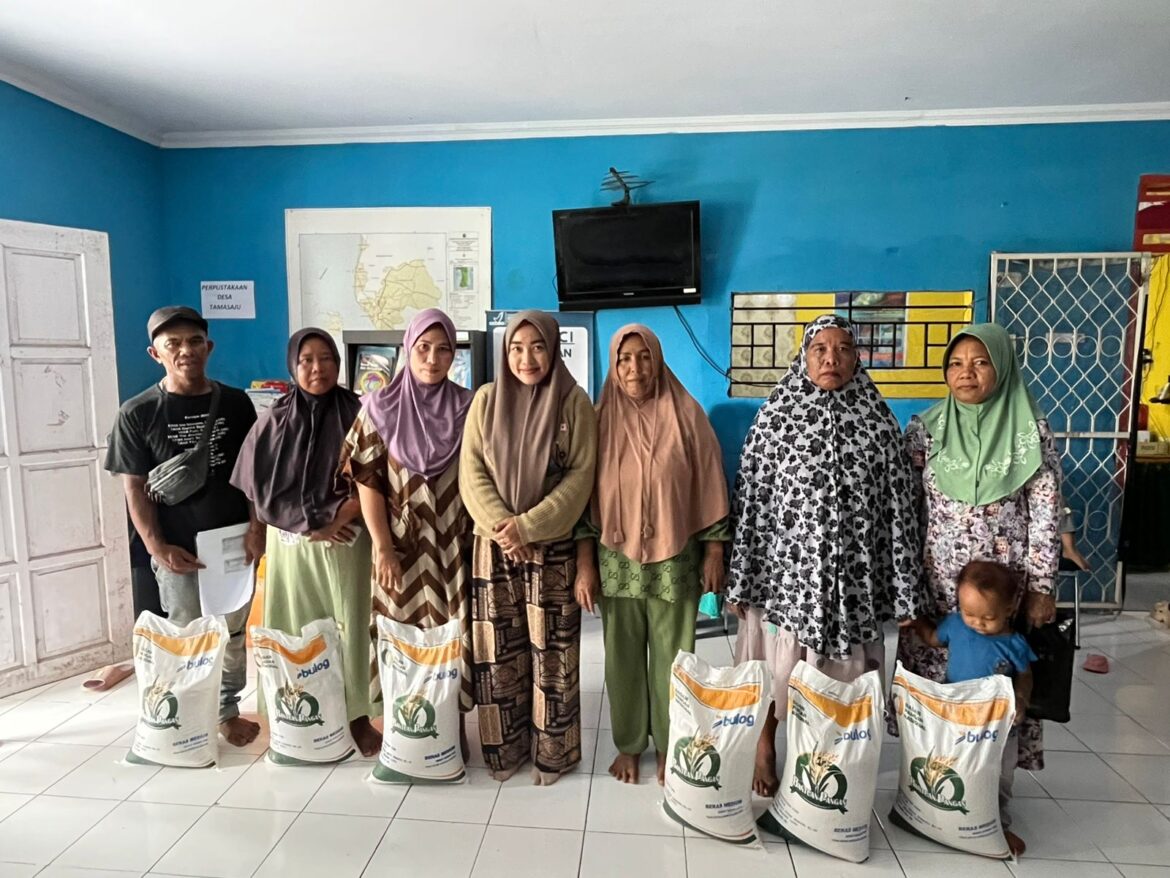Kepala Desa Tamasaju Kembali Menyalurkan BLT DD Tahap 4 tahun 2024 Kepada 42 KK