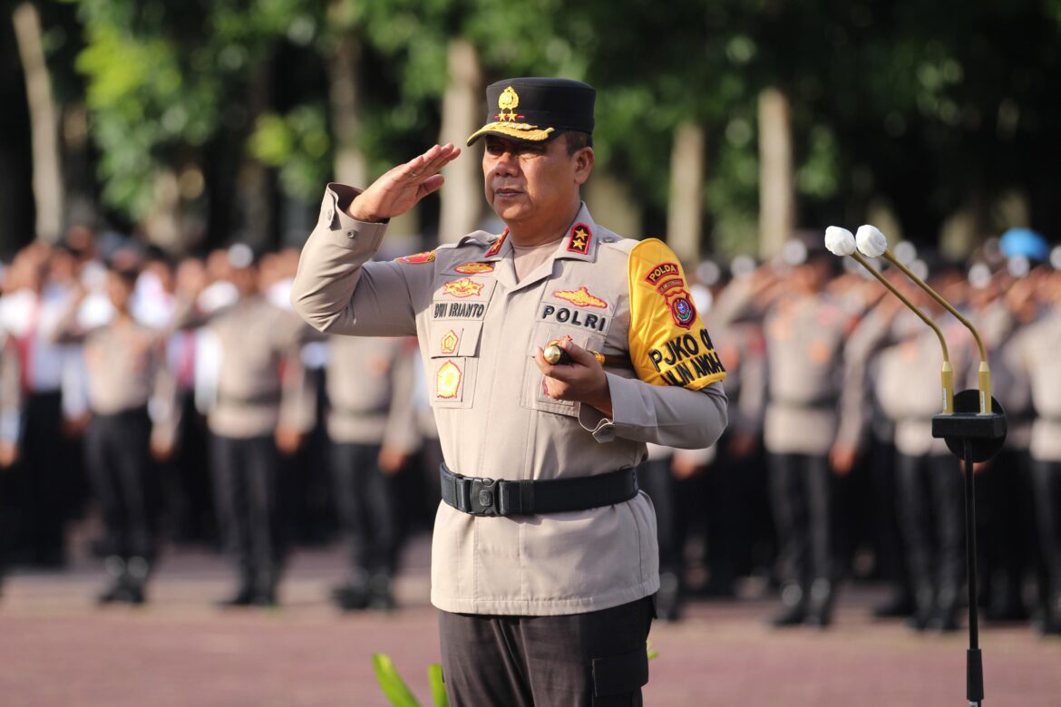 *Polda Sultra Gelar Upacara Peringatan Hari Ibu ke-96, Tekankan Peran Perempuan Menuju Indonesia Emas 2045*
