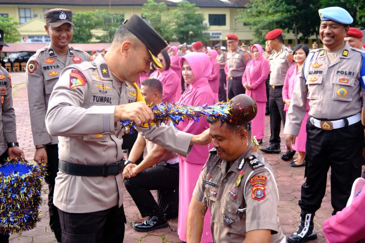 668 Personel Polri Polda Sultra Naik Pangkat, Ini Pesan Kapolda Sultra*