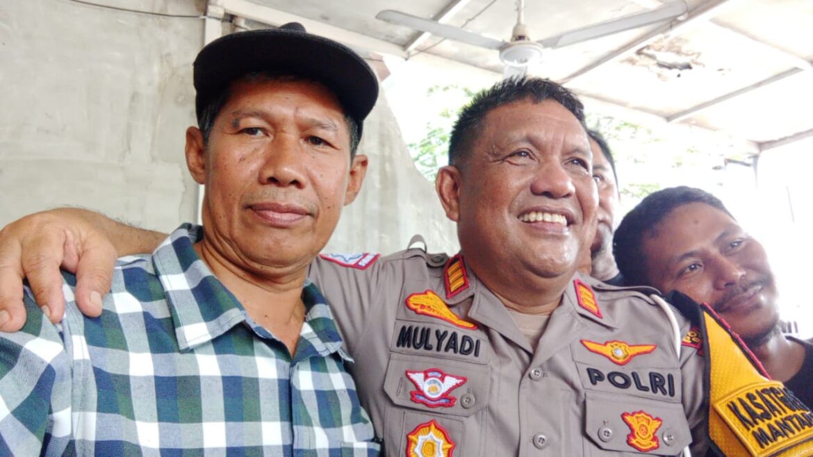 Kasat Lantas Polres Bone Coffe Morning Bersama Insan Pers di Warkop Melucca Bone