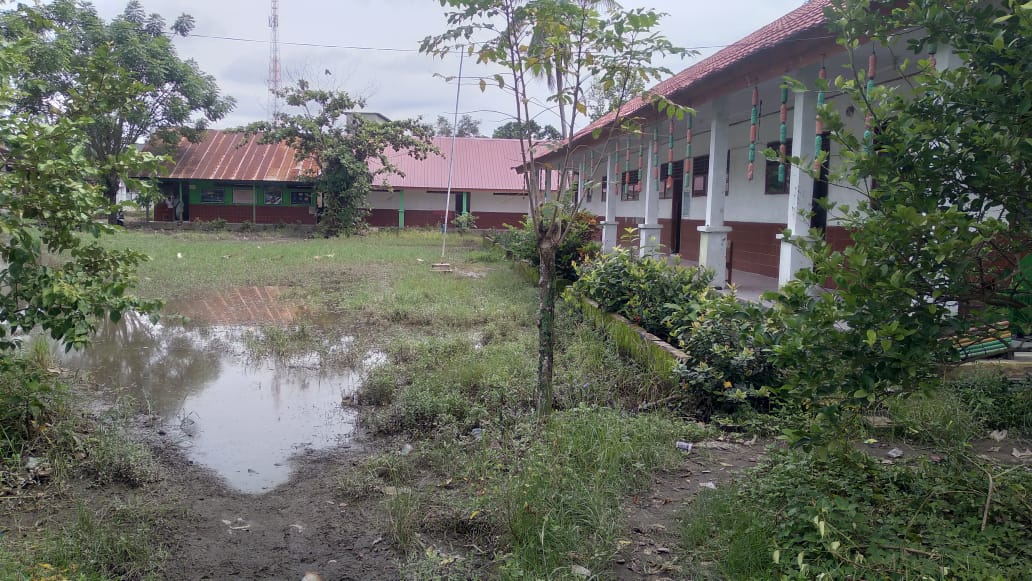 Memperihatinkan, Pekarangan Sekolah Dasar Negri Borong Unti Terendam Air Sepanjang Tahun Dimusim Hujan