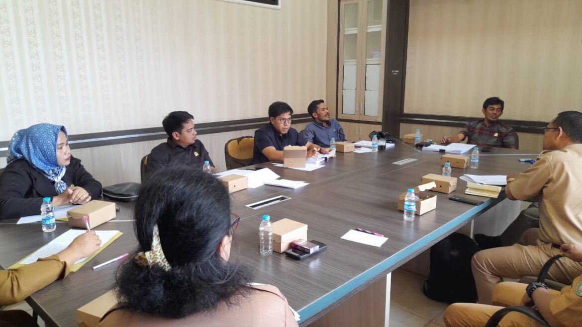 Rapat Kerja Komisi III DPRD Pasangkayu Bersama Dinas Perumahan