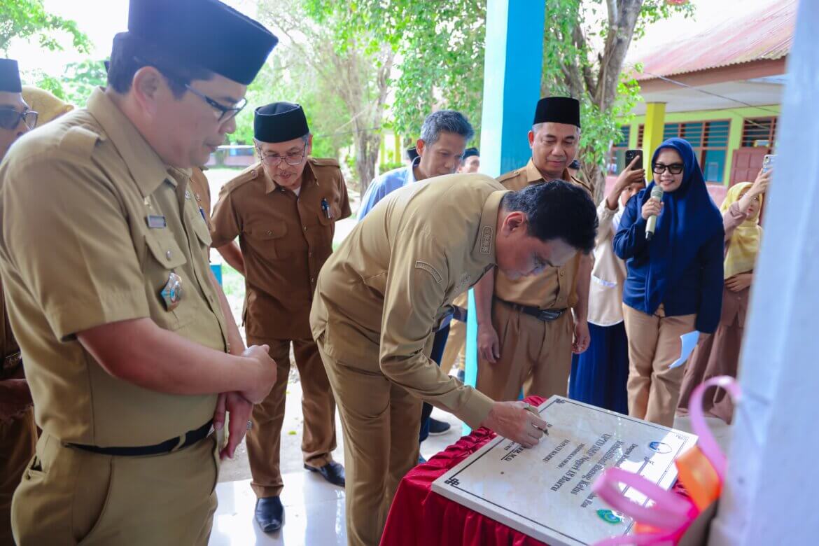 Bupati Barru Resmikan Gedung Baru UPTD SMPN 18 Barru